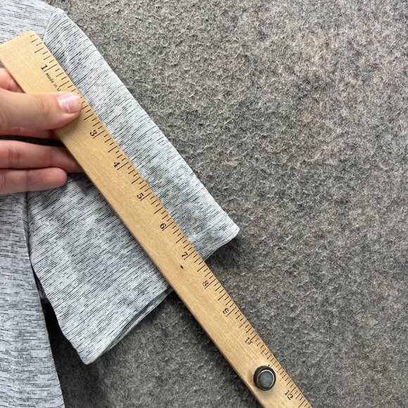 Nike Shirt Women Small Gray Dri-FIT Heather Short Sleeve Athletic Running - Picture 6 of 10